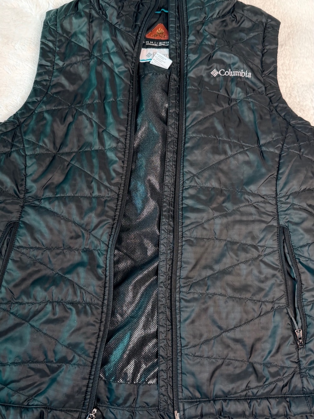 Columbia Metallic Black Insulated Vest - Picture 2 of 4